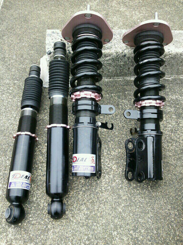 念願の車高調買えました♪（トヨタ プリウスα・40系）by 不眠症+α