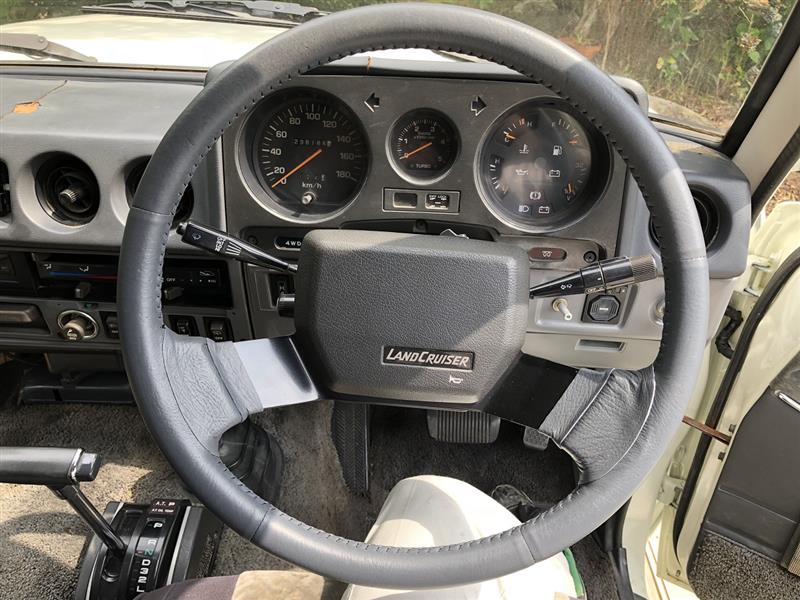 ランクル60(HJ61V)ステアリングホイール(ハンドル)のリフレッシュ