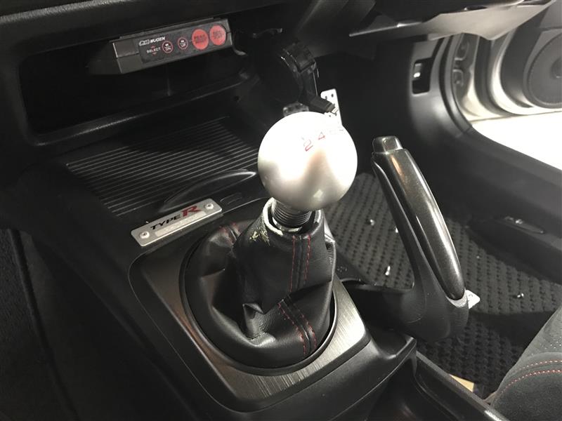 シフトブーツ＆シフトノブ交換（ホンダ シビックタイプR・FD2）by ぱし