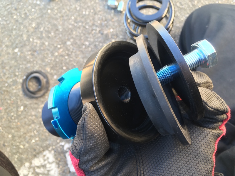 車高調取り付け IDEAL Trueva リア②（トヨタ C-HRハイブリッド・ZYX10