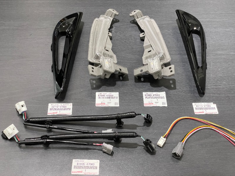 BLACK EDITION 純正アクセサリーランプ取り付け【取付編】（トヨタ