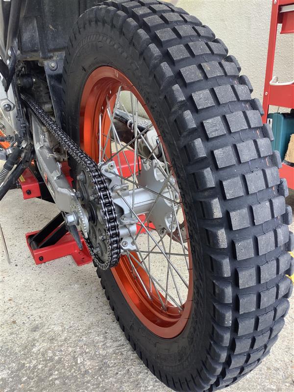 リアタイヤ交換 IRC TR-011R TOURIST（ヤマハ セロー250）by tenserena