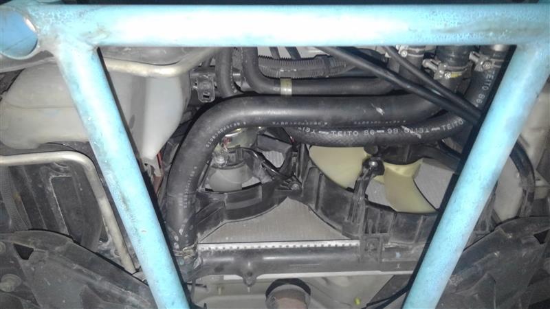 ラジーエターホース交換（フロント側）（スバル サンバー・TT/TV/TW