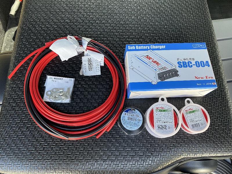 New Era SBC-004（走行充電器）（トヨタ ハイエースバン・H200系）by