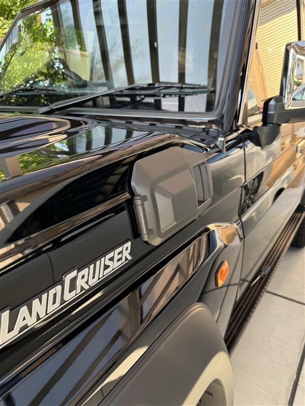 ま*ん様 ランクル70再再販(GDJ76W) 尿素リッドカバー 鍵付き加工 ま*ん