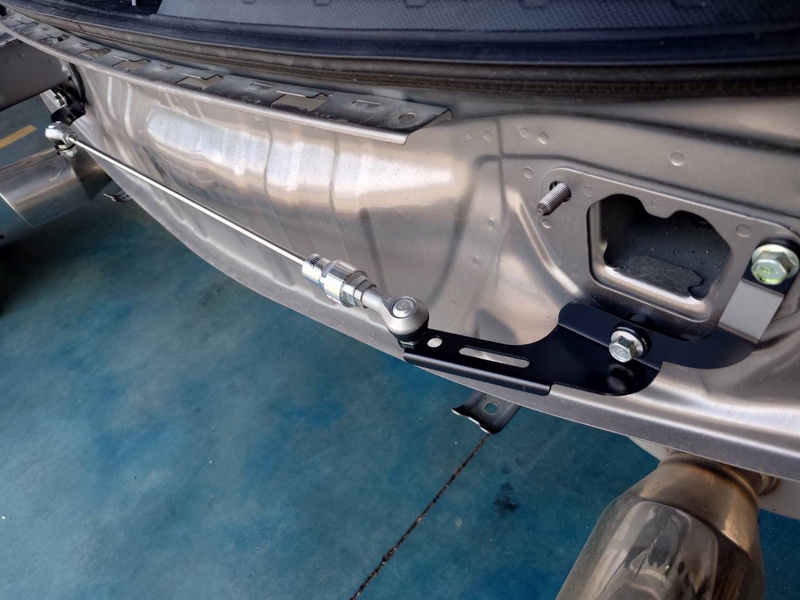 フレキシブルドロースティフナーリア取り付け（スバル フォレスター