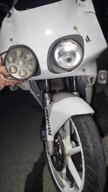 NS-1（前期） ： なんちゃって後期仕様ヘッドライト、灯体変更