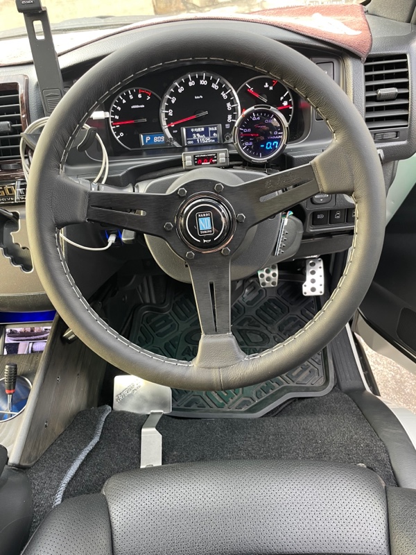 ナルディステアリング＆クイックリリース取り付け（トヨタ ハイエース