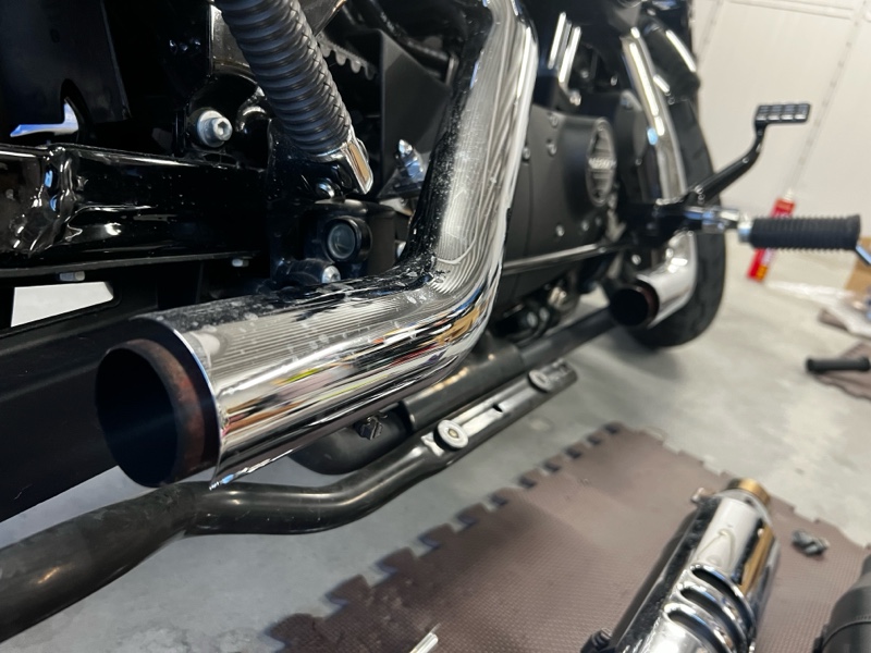 北米マフラー 12mmパンチアウト 交換（ハーレーダビッドソン XL1200X