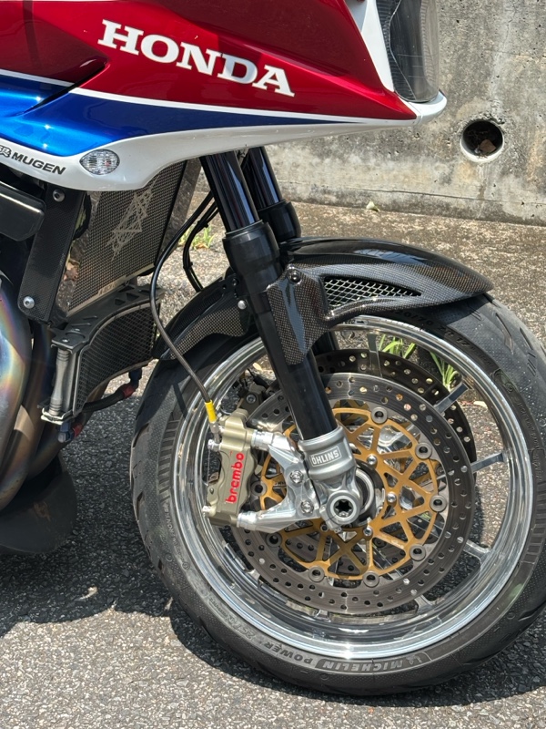 オーリンズフロントフォーク取り付け（ホンダ CB1300 SUPER FOUR