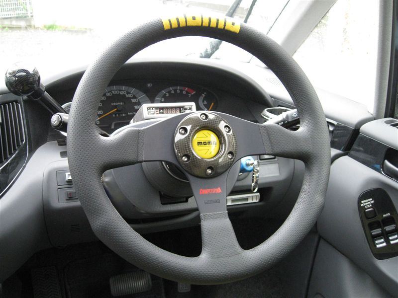 Competition Steering Wheel momo(モモ)のステアリングの口コミ