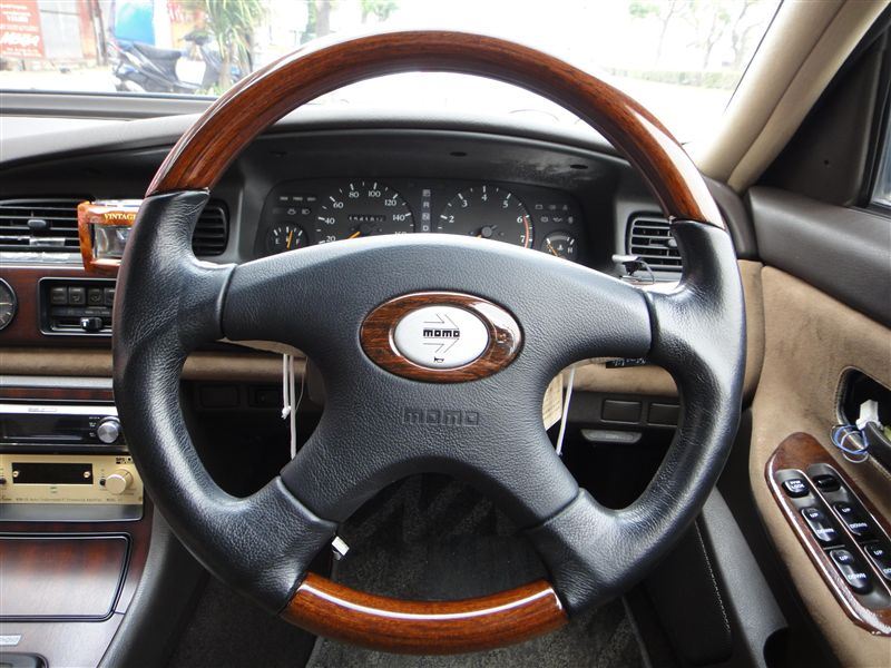 REGAL LEATHER / WOOD MAHOGANY momo(モモ)のステアリングの口コミ