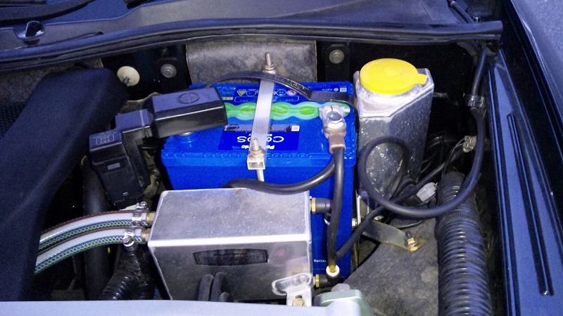 バッテリー移設キット RE雨宮(アールイーアメミヤ)のバッテリーの