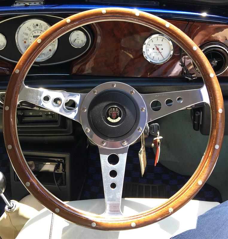 Moto-Lita ウッドステアリング 36パイ ディッシュタイプ のパーツ