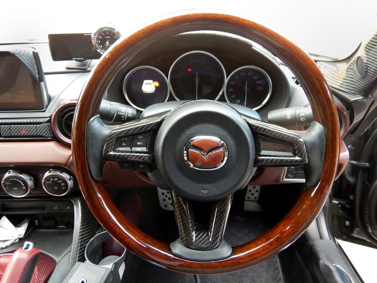 AXIS-PARTS GT-DRYカーボン ステアリングカバー(ロードスターND) の