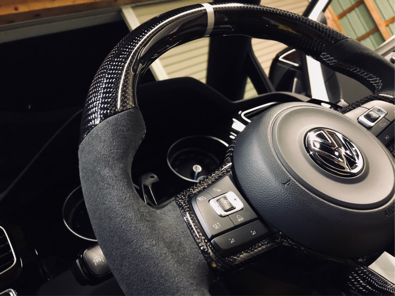 VW / フォルクスワーゲン純正 オーダーステアリング カーボン