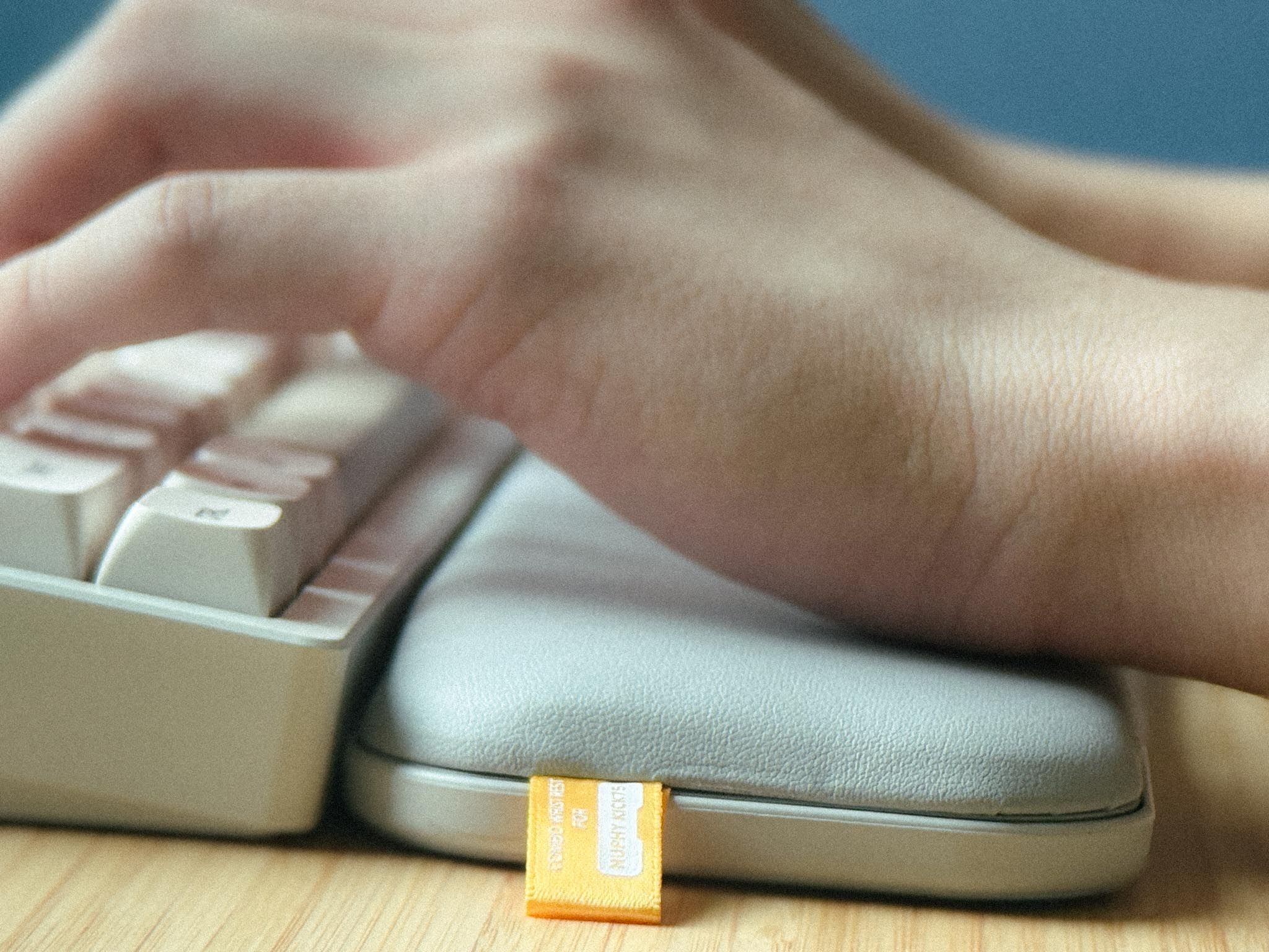 NuPhy Kickのリストレスト、高さを簡単に変えられちゃいます