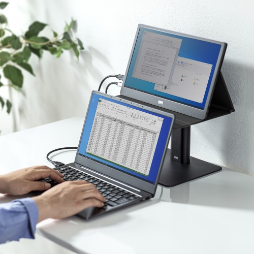 1本支柱で下のスペースを有効活用できる、高さ調節対応の卓上スタンド