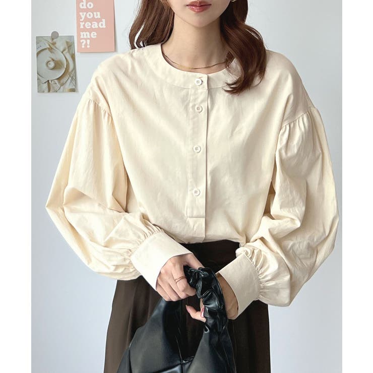 ふんわ～りとしたバルーン袖がかわいい。バルーンスリーブバンドカラー