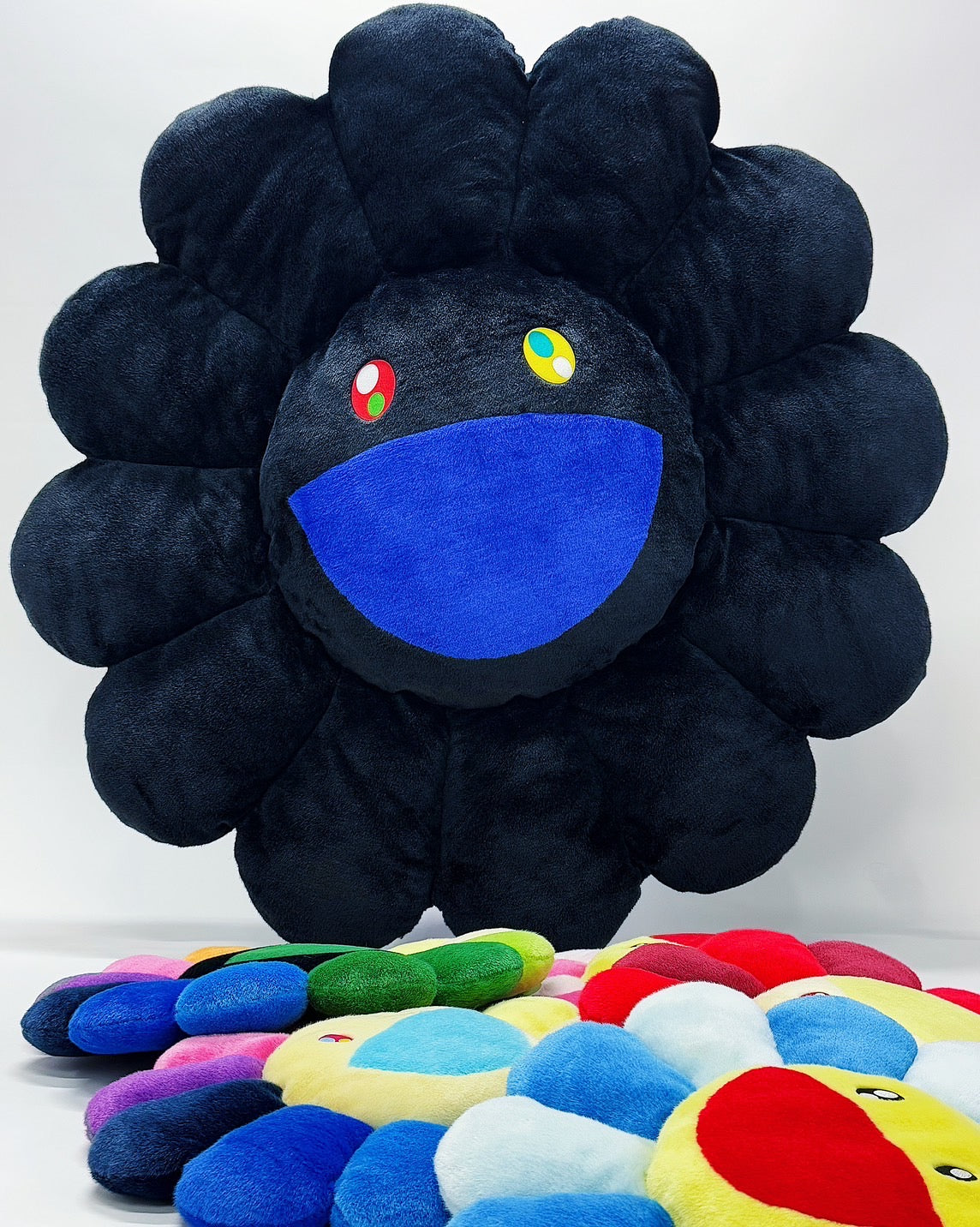 Takashi Murakami / kaikai kiki】待望のフラワークッションが本日20時