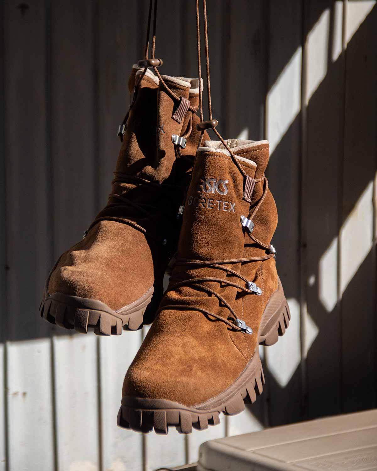 ASICS × nonnative の 別注GEL-YETI – COVERCHORD