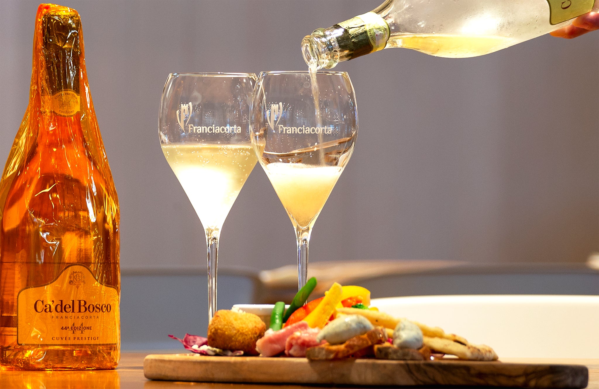 期間終了】イータリー銀座店 3 周年 最上級のスパークリングワインで