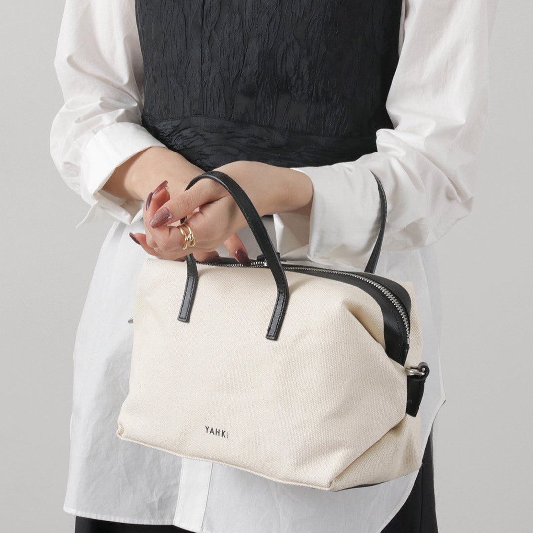 yuki様オーダー 内布付 不機嫌な黒パグ＆白ペキ お散歩バッグ