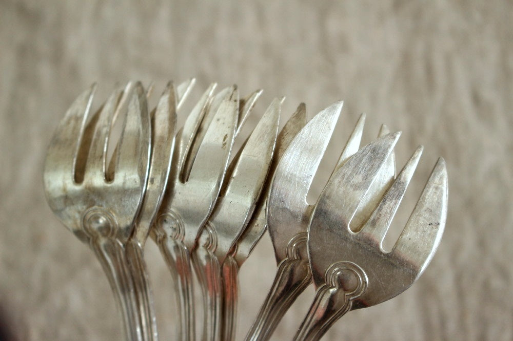 2本あり！牡蠣のためのオイスターフォーク（13cm） フランス