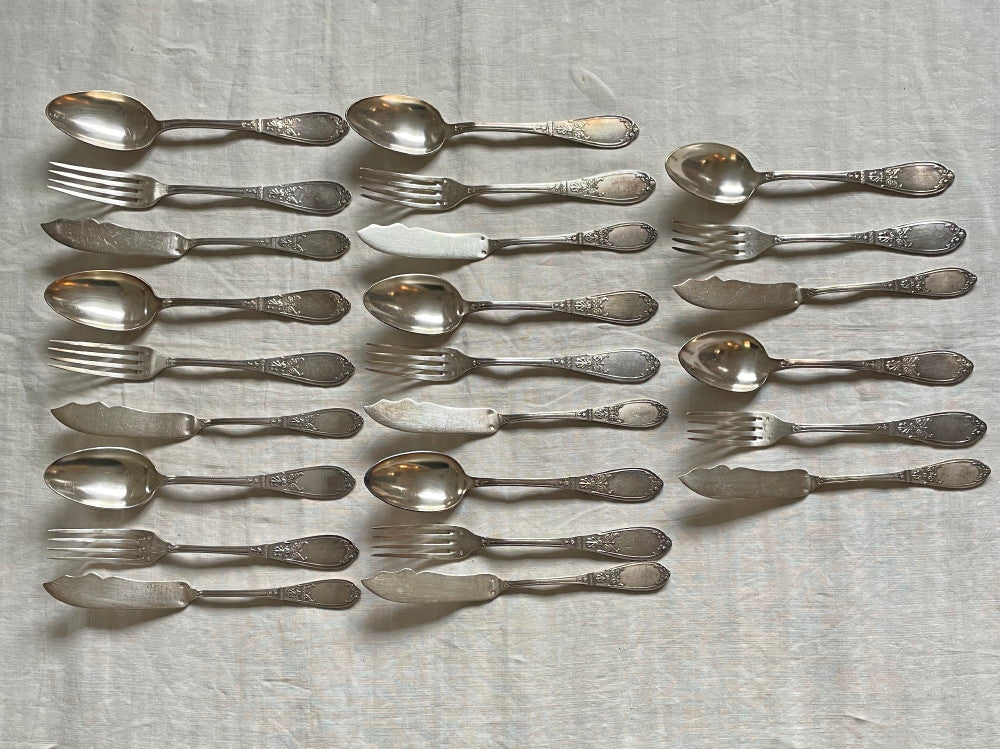 3セットあり！細工が美しいディナースプーン＆フォーク＆ナイフ3点