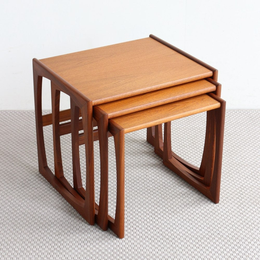 四角い脚が個性的♪ ネストテーブル【G-PLAN/Quadrille】 VC104-396001