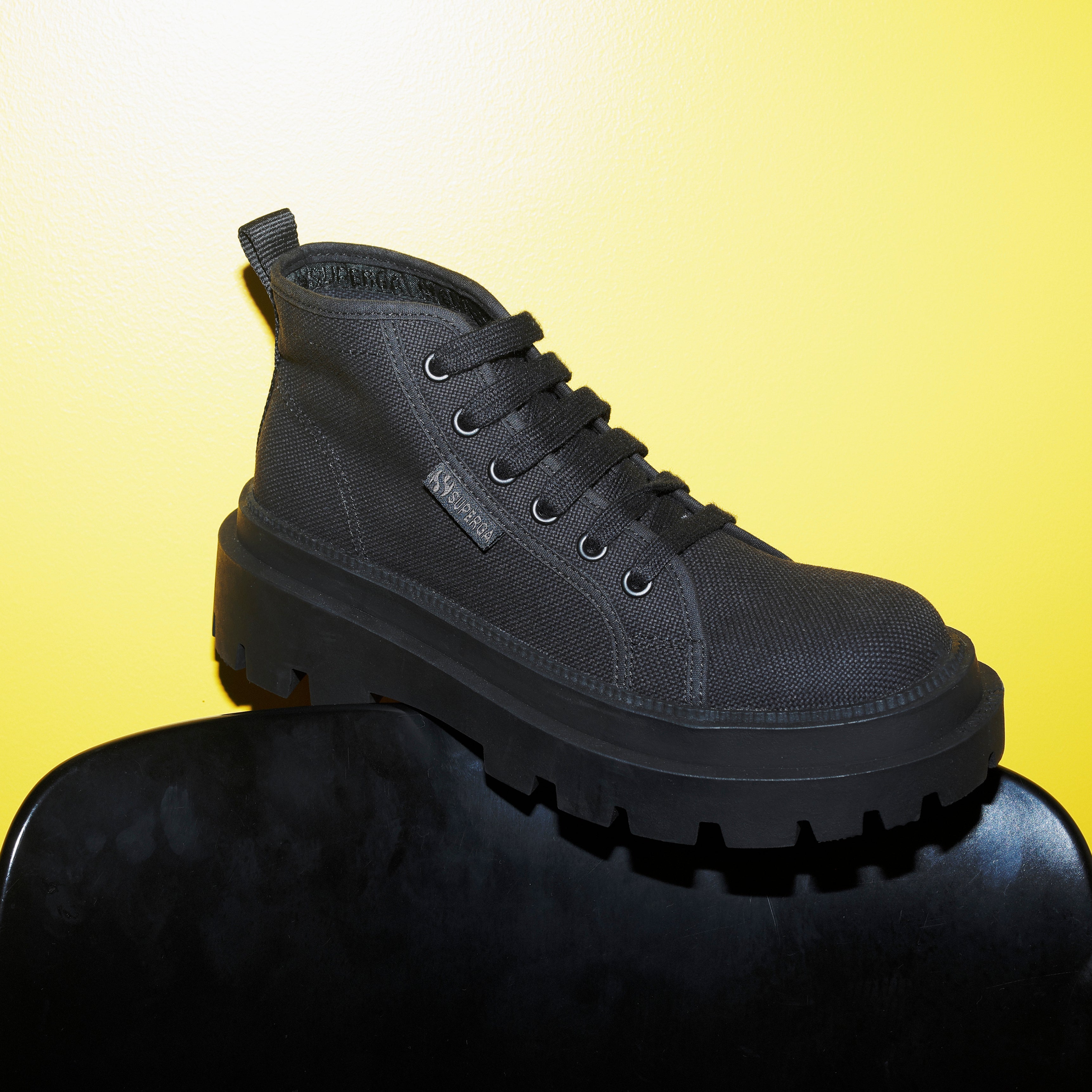 新作も登場】現代風にアップデートされたALPINAシリーズ – SUPERGA