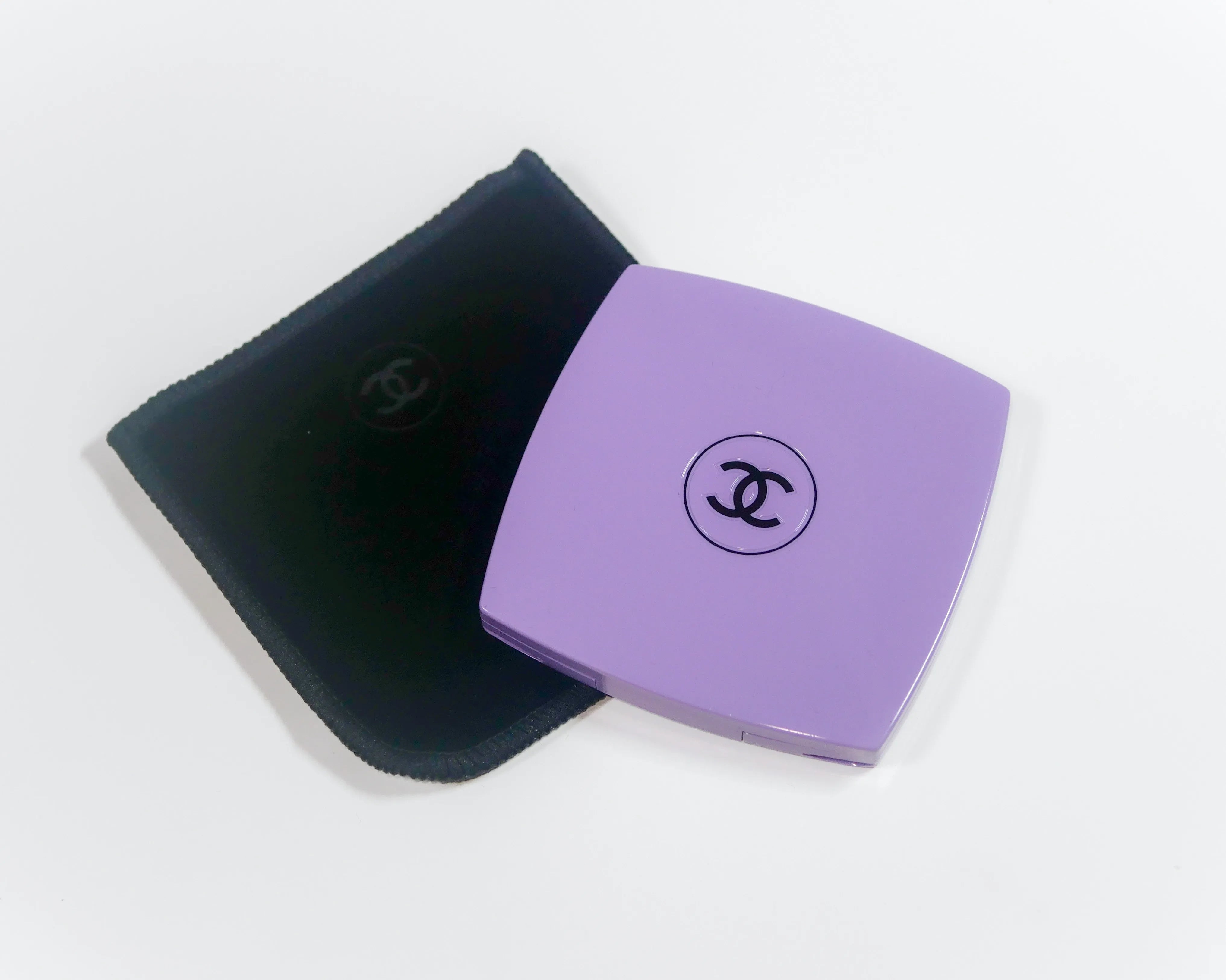 シャネル ミラー 限定カラー：最新コレクションと購入ガイド – Shop