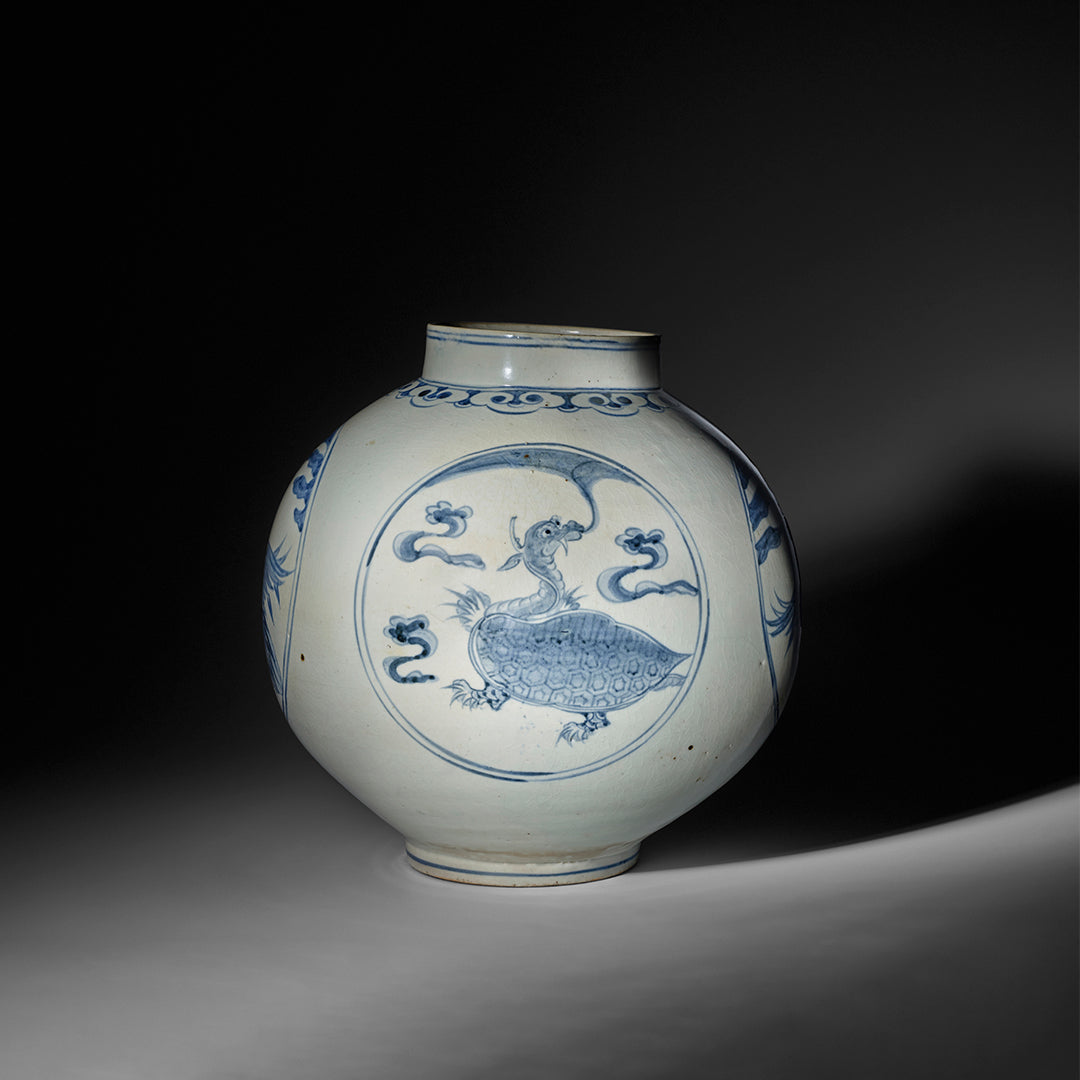 最高峰の美の結晶、朝鮮青花の球形壺。9月NYのオークションに登場 – 目