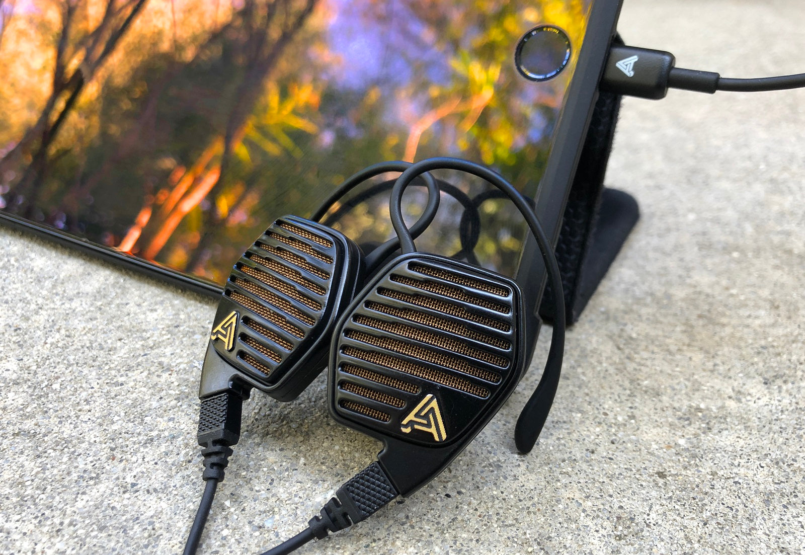 Audeze LCDi4 Review - When Headphone Meets IEM – Headphones.com
