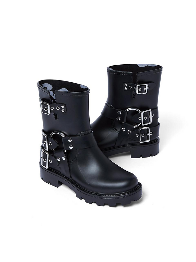 Designer fashion, Seoul-fully created | W Concept