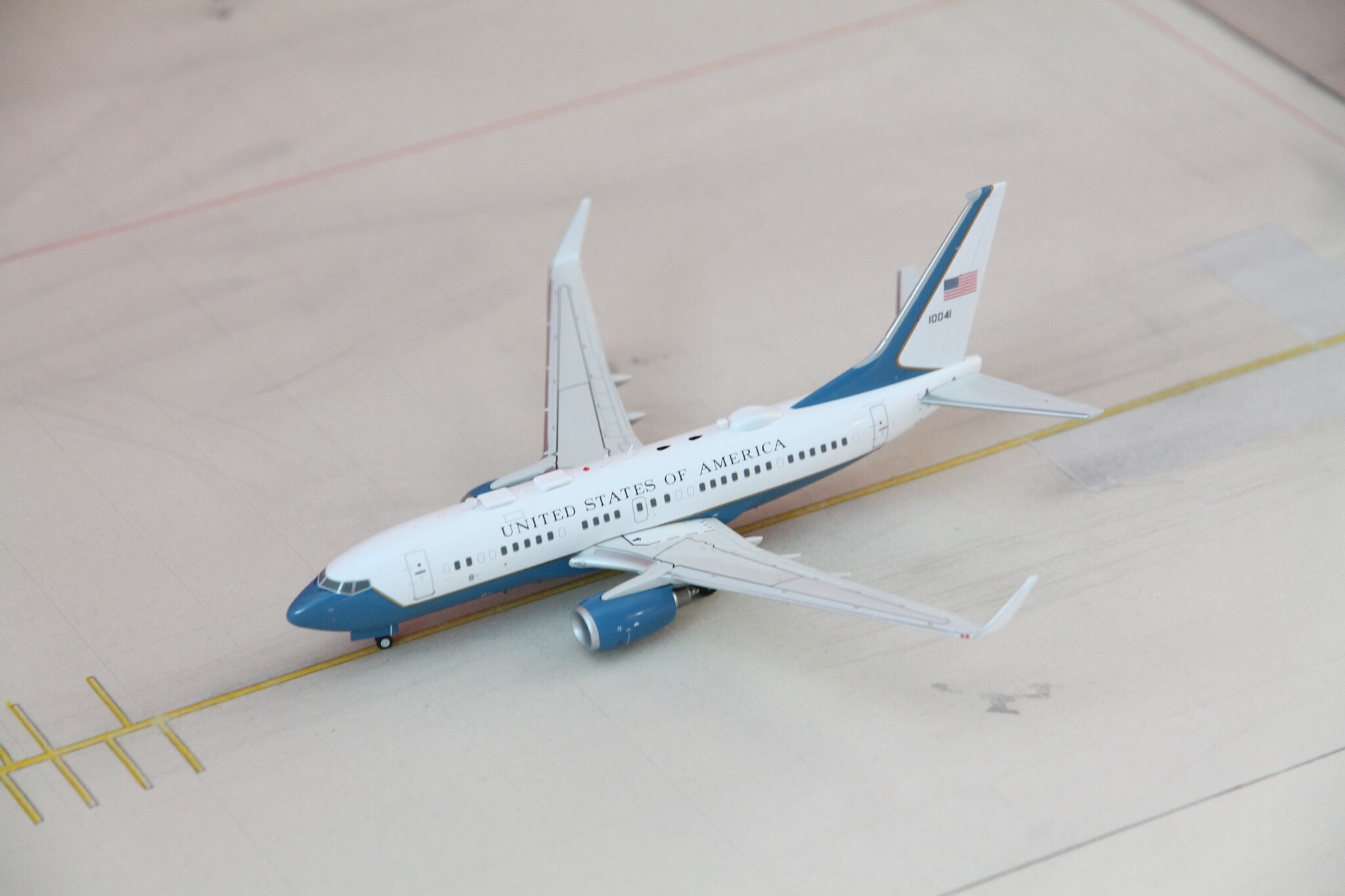 1:200 United States Air Force B737-700 (C-40B) Gemini200 G2AFO1279
