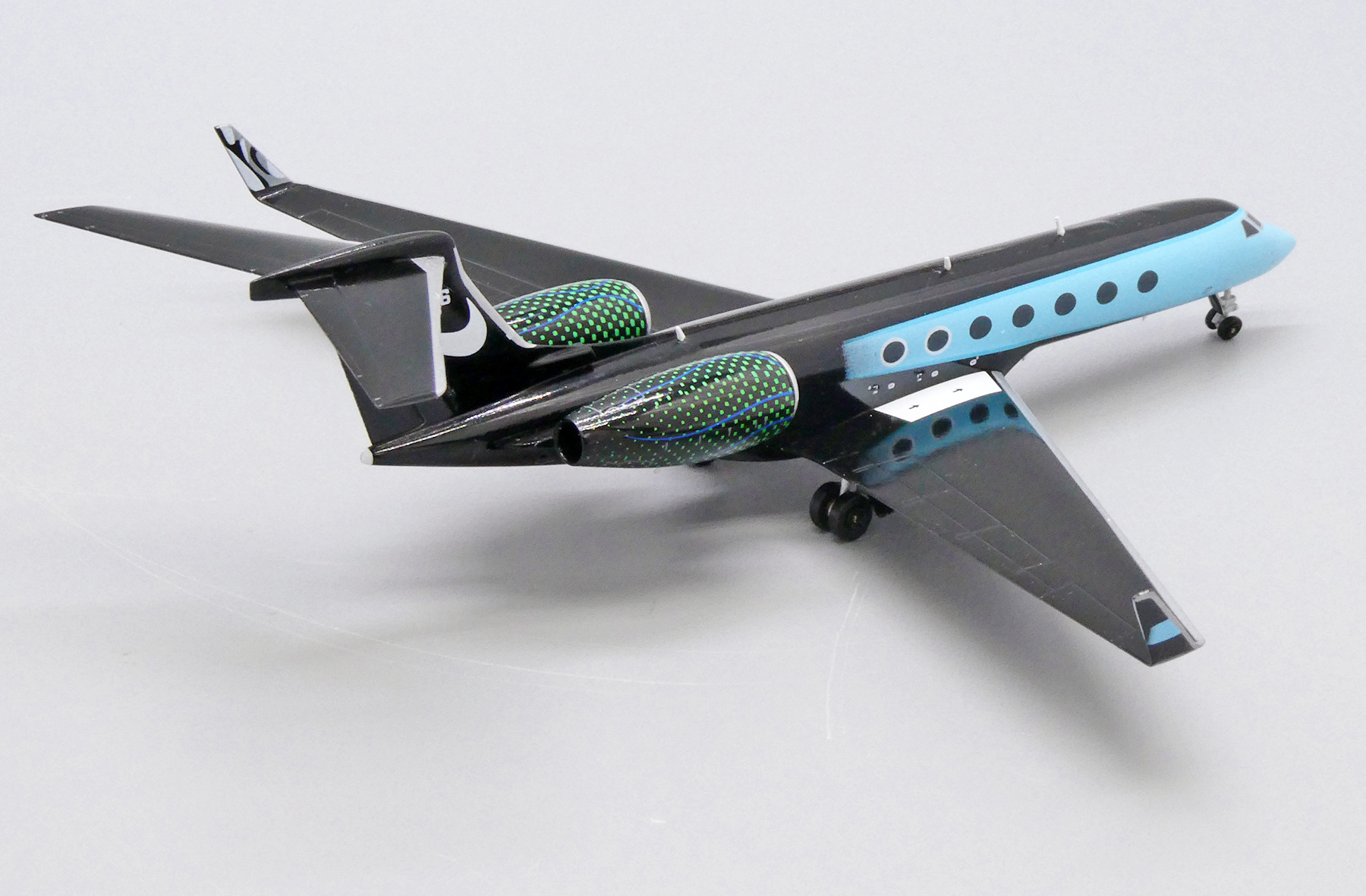 1:200 Nike Gulfstream G550 N3546 JC Wings EW2550001 - Diecast Trading