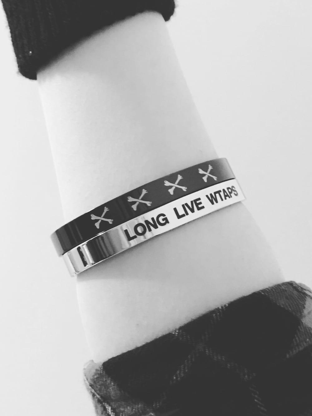 WTAPSのブレスレットを使った人気ファッションコーディネート - WEAR