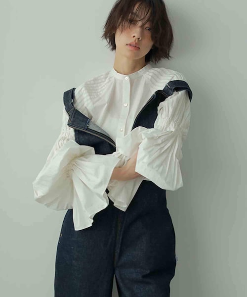 ETRE TOKYO（エトレトウキョウ）の「キャンディースリーブタックシャツ