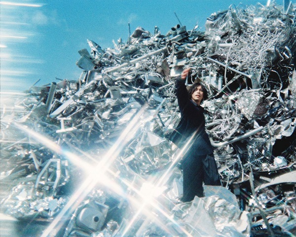 米津玄師、6thアルバム『LOST CORNER』で4作連続での首位獲得 - TOWER