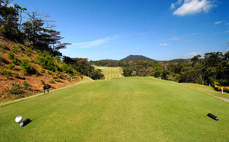 宜野座カントリーゴルフクラブ セルフプレー招待券「2名」 大自然
