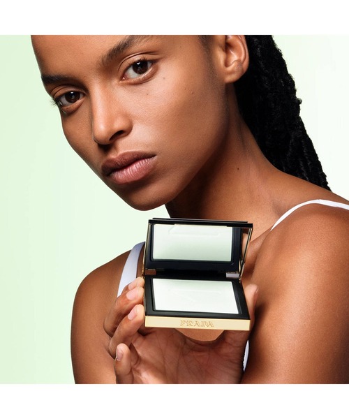 リセット セッティング パウダー（フェイスパウダー）｜PRADA BEAUTY
