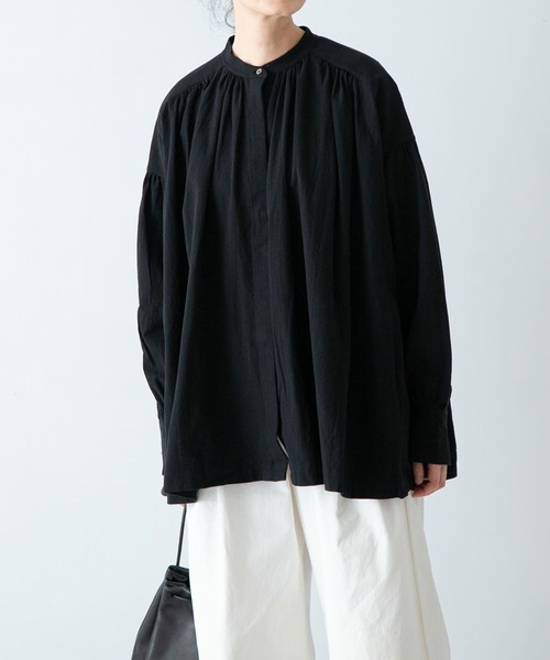 かぐれ（カグレ）の「コットンギャザースタンドカラーブラウス（シャツ