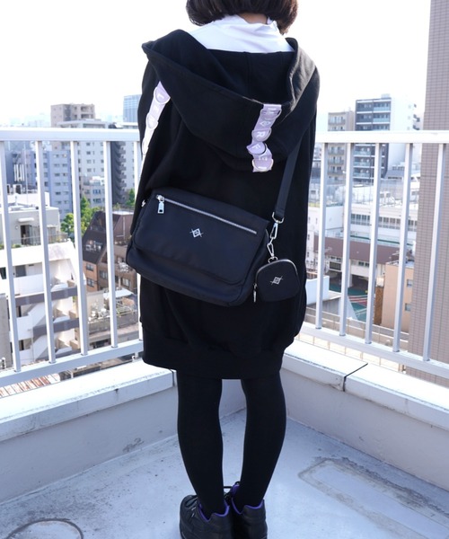 REFLEM（レフレム）の「『REFLEM/レフレム』ロゴチャーム付きボディ