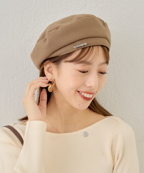 Chico（チコ）の「【取り外し可】ロゴブローチ付きベレー帽（ハット