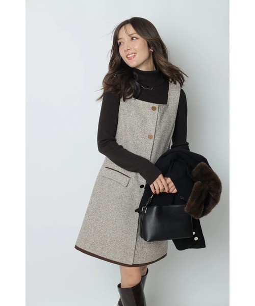 Apuweiser-riche（アプワイザーリッシェ）の「スクエアネックミニ