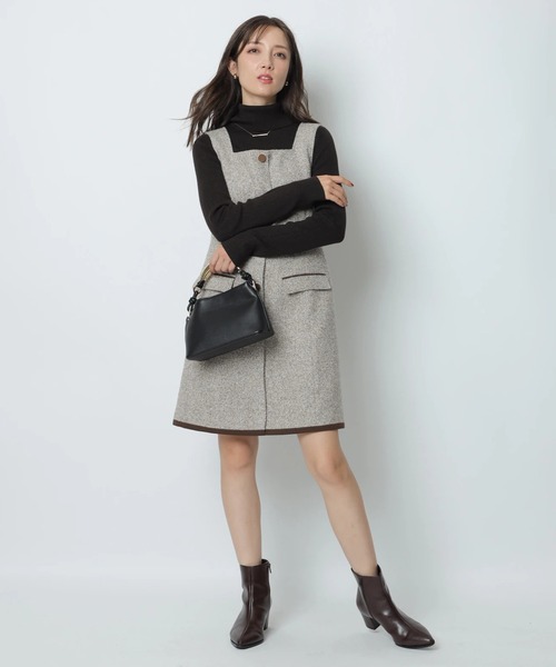 Apuweiser-riche（アプワイザーリッシェ）の「スクエアネックミニ