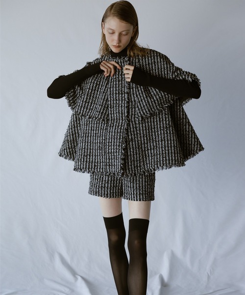 anuans（アニュアンス）の「ツイードケープジャケット（その他アウター