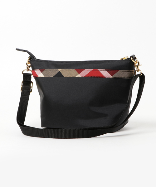 BLUE LABEL CRESTBRIDGE（ブルーレーベルクレストブリッジ）の