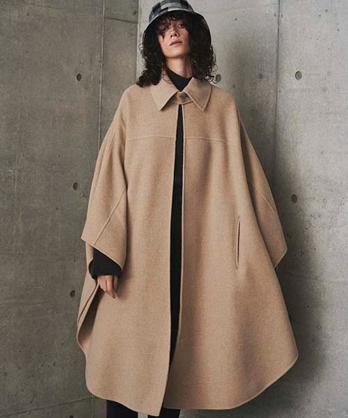 Mila Owen（ミラオーウェン）の「ビッグカラーケープコート（その他